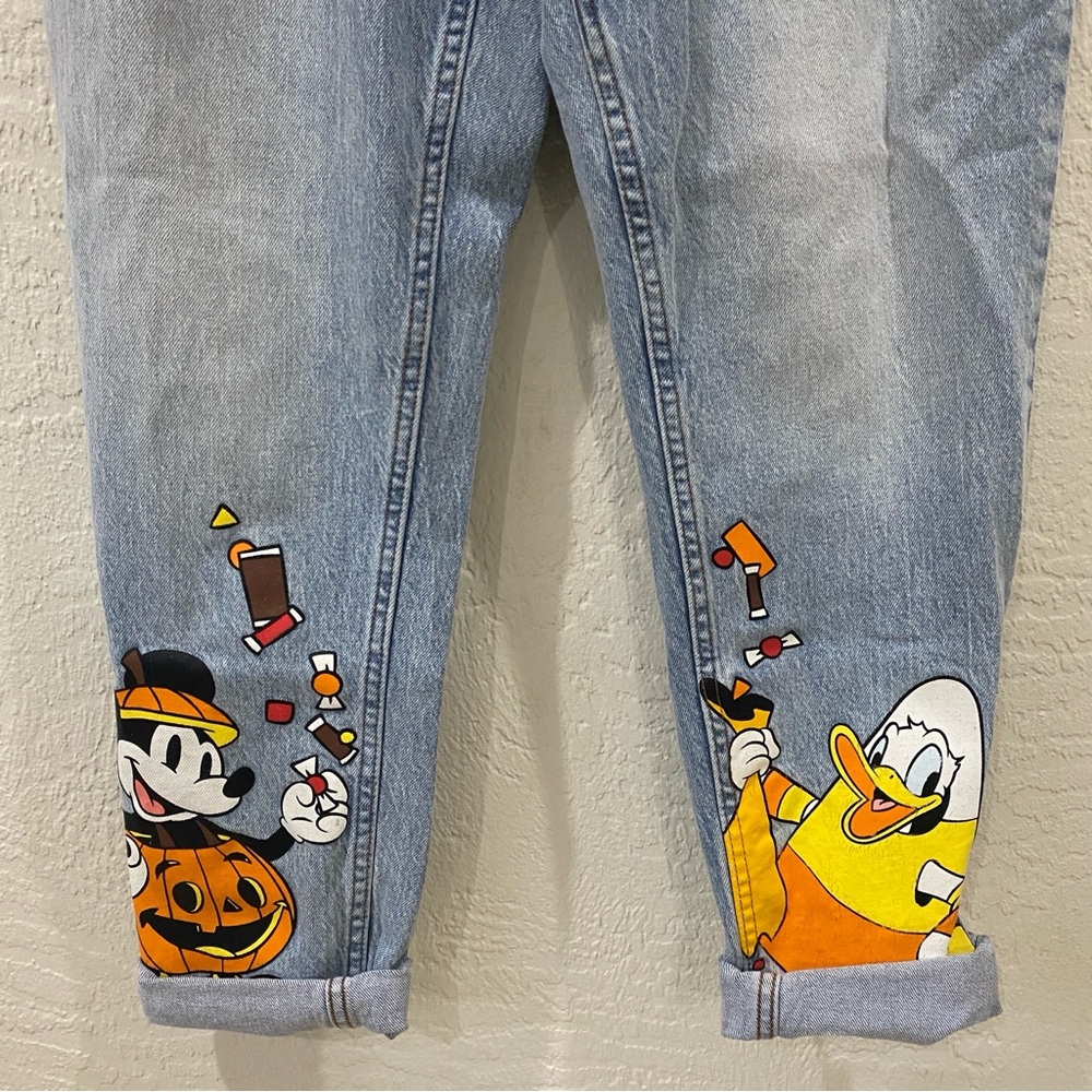 Her Universe Disney Halloween Candy Corn Chain Mom Jeans - junior sz 7 - cotton - Picture 9 of 11